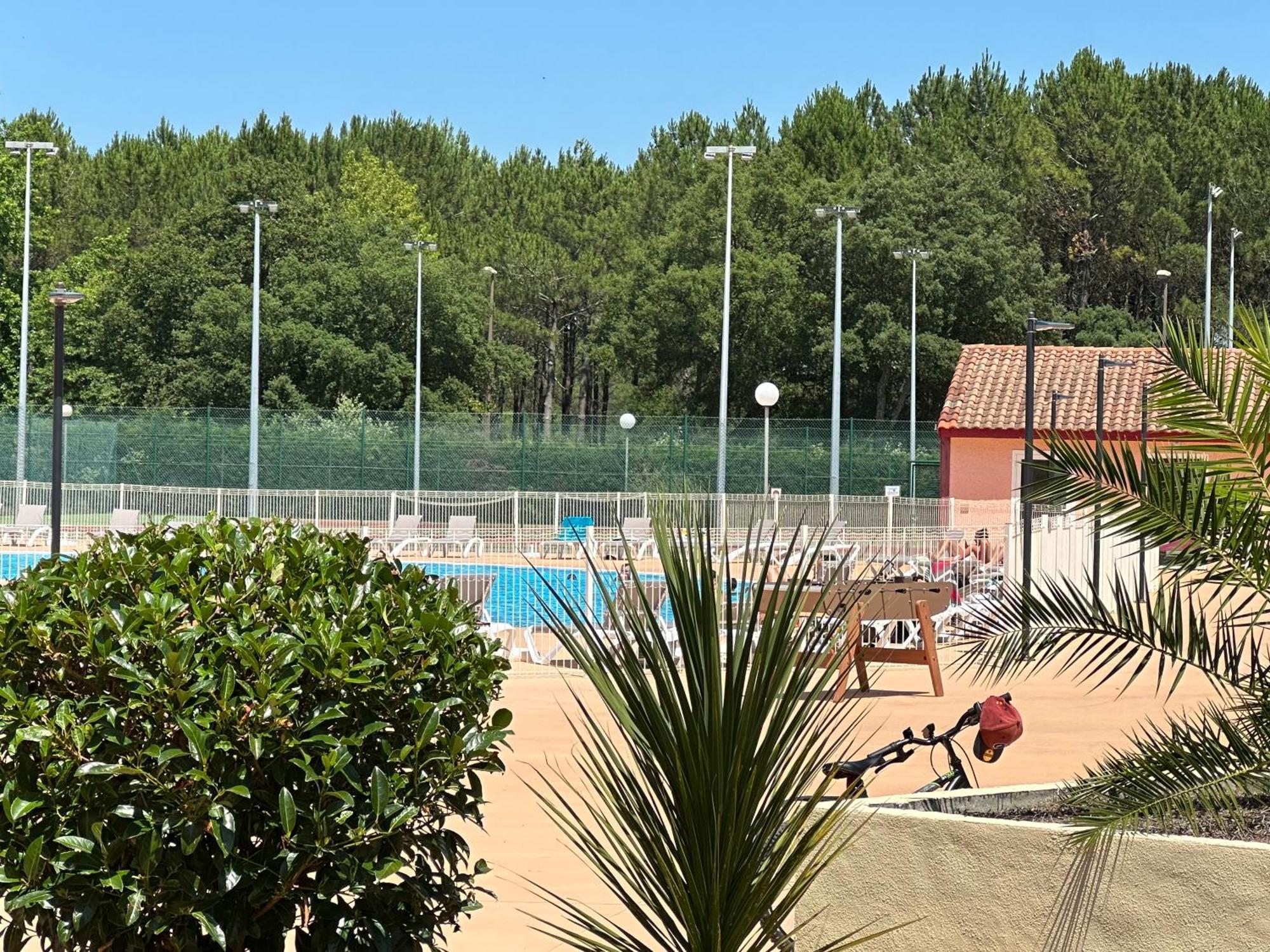 Residence Mes Amours D'Enfants - Les Villas Du Lac Сустон Экстерьер фото